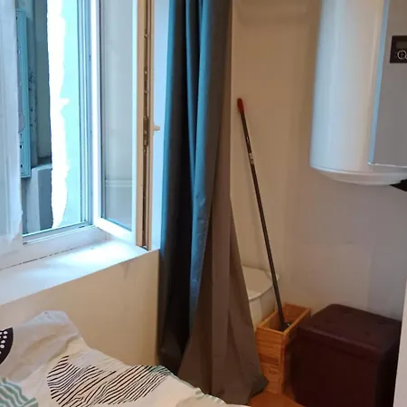 Rdc Donnant Sur Trottoir Apartment