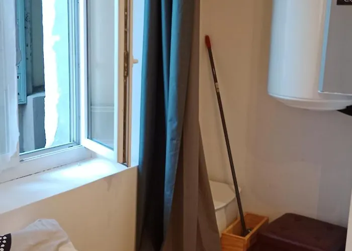 Rdc Donnant Sur Trottoir Apartment