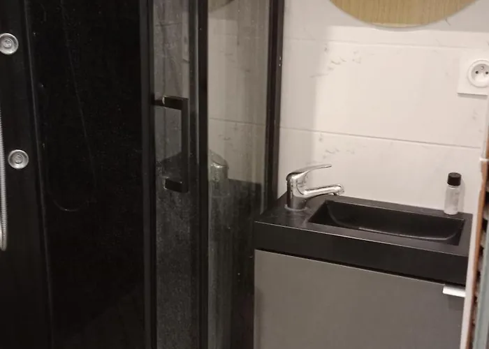 Apartment Rdc Donnant Sur Trottoir